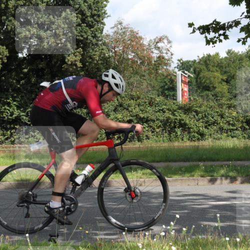 10.08.2025 - GEWOBA Citytriathlon Bremen Yannick Fuchs http://msf.ph/oto/8565954 10.08.2025 12:12:34 Radfahren 692, 769, 851, 875, 885, 932, 1012 meine-sportfotos.de
