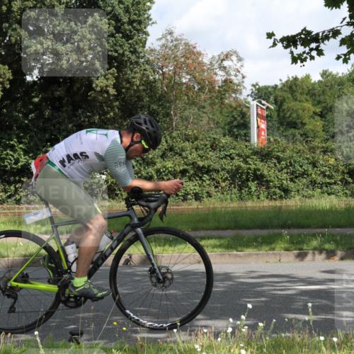 10.08.2025 - GEWOBA Citytriathlon Bremen Yannick Fuchs http://msf.ph/oto/8565957 10.08.2025 12:12:34 Radfahren 692, 769, 851, 875, 885, 932, 1012 meine-sportfotos.de