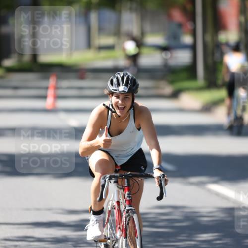 10.08.2025 - GEWOBA Citytriathlon Bremen Yannick Fuchs http://msf.ph/oto/8565964 10.08.2025 14:53:12 Radfahren 188, 376, 385, 463 meine-sportfotos.de