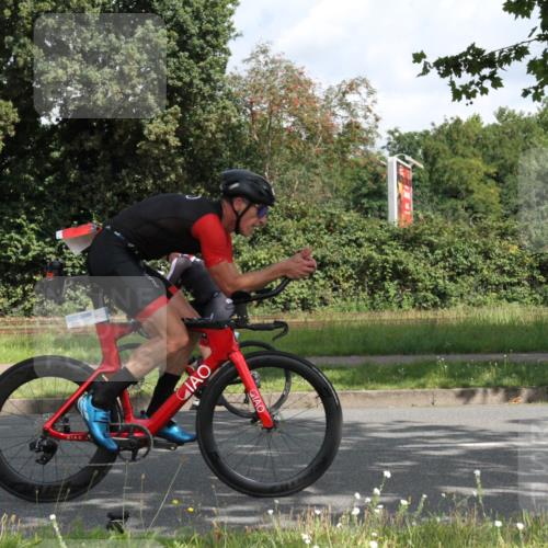 10.08.2025 - GEWOBA Citytriathlon Bremen Yannick Fuchs http://msf.ph/oto/8565968 10.08.2025 12:12:43 Radfahren 640, 692, 769, 771, 851, 884, 885, 1012 meine-sportfotos.de