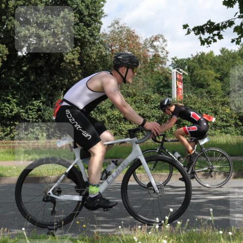 10.08.2025 - GEWOBA Citytriathlon Bremen Yannick Fuchs http://msf.ph/oto/8565970 10.08.2025 12:12:45 Radfahren 640, 692, 769, 771, 851, 884, 885, 1012 meine-sportfotos.de