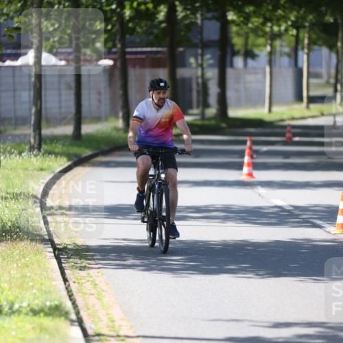 10.08.2025 - GEWOBA Citytriathlon Bremen Yannick Fuchs http://msf.ph/oto/8565973 10.08.2025 14:53:26 Radfahren 188, 419 meine-sportfotos.de
