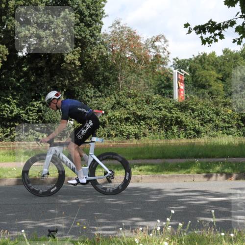 10.08.2025 - GEWOBA Citytriathlon Bremen Yannick Fuchs http://msf.ph/oto/8565979 10.08.2025 12:12:47 Radfahren 640, 692, 745, 771, 851, 884, 885, 960, 1012 meine-sportfotos.de