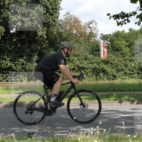 10.08.2025 - GEWOBA Citytriathlon Bremen Yannick Fuchs http://msf.ph/oto/8565995 10.08.2025 12:12:59 Radfahren 640, 675, 745, 767, 771, 884, 885, 960 meine-sportfotos.de