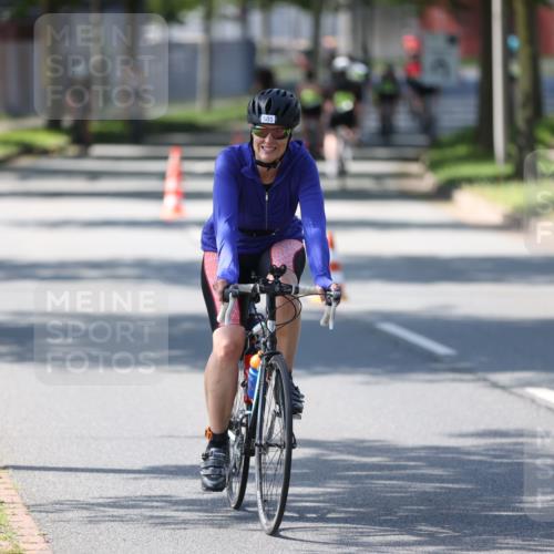 10.08.2025 - GEWOBA Citytriathlon Bremen Yannick Fuchs http://msf.ph/oto/8565997 10.08.2025 14:53:45 Radfahren 291, 300, 419, 438, 501 meine-sportfotos.de