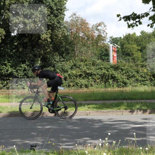 10.08.2025 - GEWOBA Citytriathlon Bremen Yannick Fuchs http://msf.ph/oto/8566003 10.08.2025 12:13:03 Radfahren 675, 745, 760, 767, 771, 884, 960, 1013 meine-sportfotos.de