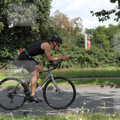 10.08.2025 - GEWOBA Citytriathlon Bremen Yannick Fuchs http://msf.ph/oto/8566006 10.08.2025 12:13:03 Radfahren 675, 745, 760, 767, 771, 884, 960, 1013 meine-sportfotos.de