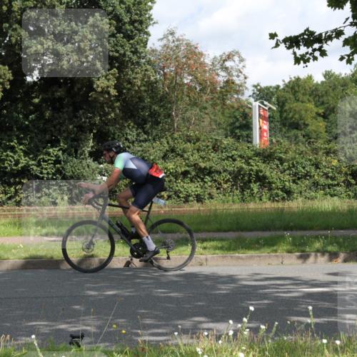 10.08.2025 - GEWOBA Citytriathlon Bremen Yannick Fuchs http://msf.ph/oto/8566008 10.08.2025 12:13:04 Radfahren 675, 745, 760, 767, 771, 884, 960, 1013 meine-sportfotos.de