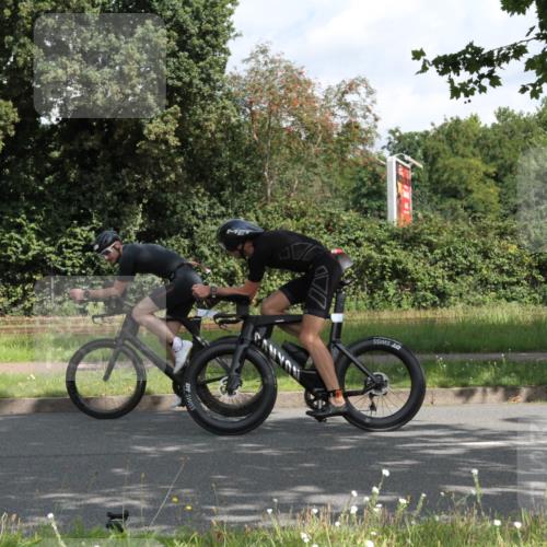 10.08.2025 - GEWOBA Citytriathlon Bremen Yannick Fuchs http://msf.ph/oto/8566010 10.08.2025 12:13:06 Radfahren 675, 745, 760, 767, 771, 884, 960, 1013, 1026 meine-sportfotos.de