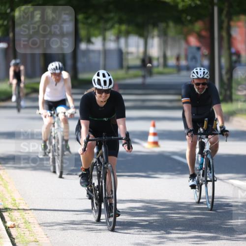 10.08.2025 - GEWOBA Citytriathlon Bremen Yannick Fuchs http://msf.ph/oto/8566011 10.08.2025 14:53:54 Radfahren 291, 300, 345, 434, 438, 473, 485, 501, 519 meine-sportfotos.de