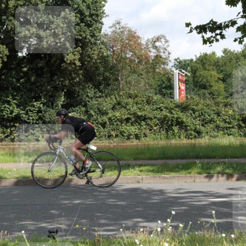 10.08.2025 - GEWOBA Citytriathlon Bremen Yannick Fuchs http://msf.ph/oto/8566012 10.08.2025 12:13:09 Radfahren 675, 745, 760, 767, 960, 1013, 1026 meine-sportfotos.de