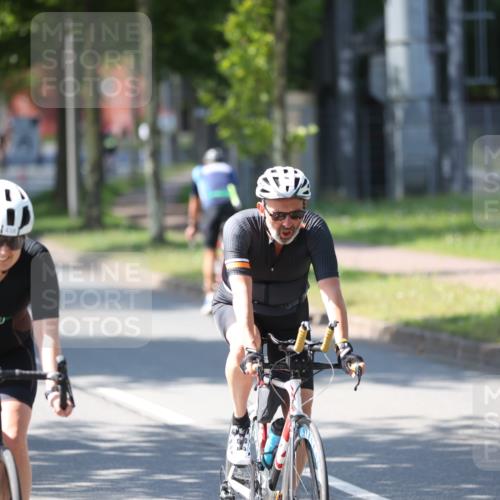 10.08.2025 - GEWOBA Citytriathlon Bremen Yannick Fuchs http://msf.ph/oto/8566014 10.08.2025 14:53:54 Radfahren 291, 300, 345, 434, 438, 473, 485, 501, 519 meine-sportfotos.de