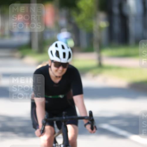 10.08.2025 - GEWOBA Citytriathlon Bremen Yannick Fuchs http://msf.ph/oto/8566016 10.08.2025 14:53:55 Radfahren 291, 300, 345, 434, 438, 473, 485, 519 meine-sportfotos.de