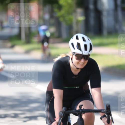 10.08.2025 - GEWOBA Citytriathlon Bremen Yannick Fuchs http://msf.ph/oto/8566018 10.08.2025 14:53:55 Radfahren 291, 300, 345, 434, 438, 473, 485, 519 meine-sportfotos.de