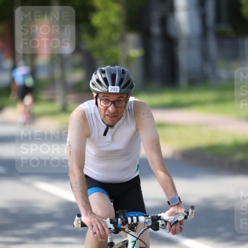 10.08.2025 - GEWOBA Citytriathlon Bremen Yannick Fuchs http://msf.ph/oto/8566023 10.08.2025 14:53:56 Radfahren 291, 300, 345, 434, 438, 473, 485, 519 meine-sportfotos.de