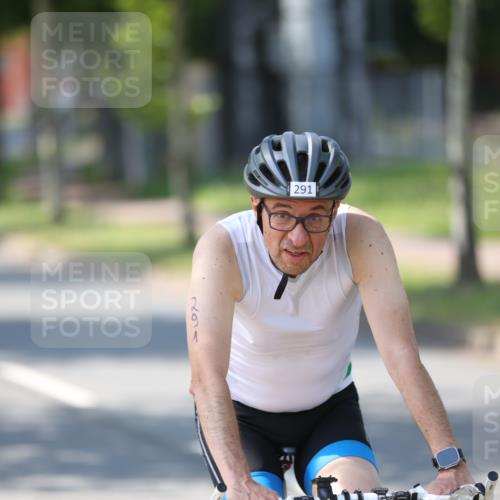 10.08.2025 - GEWOBA Citytriathlon Bremen Yannick Fuchs http://msf.ph/oto/8566025 10.08.2025 14:53:56 Radfahren 291, 300, 345, 434, 438, 473, 485, 519 meine-sportfotos.de