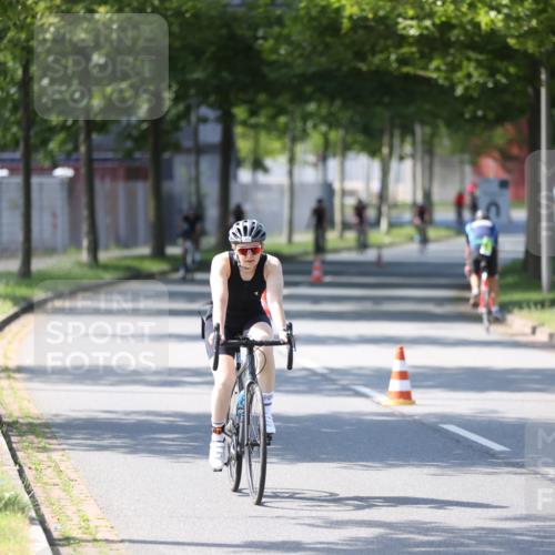10.08.2025 - GEWOBA Citytriathlon Bremen Yannick Fuchs http://msf.ph/oto/8566028 10.08.2025 14:53:57 Radfahren 291, 300, 345, 434, 438, 473, 485, 519 meine-sportfotos.de