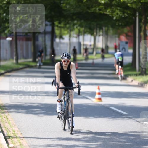 10.08.2025 - GEWOBA Citytriathlon Bremen Yannick Fuchs http://msf.ph/oto/8566030 10.08.2025 14:53:58 Radfahren 291, 300, 345, 434, 438, 473, 485, 519 meine-sportfotos.de