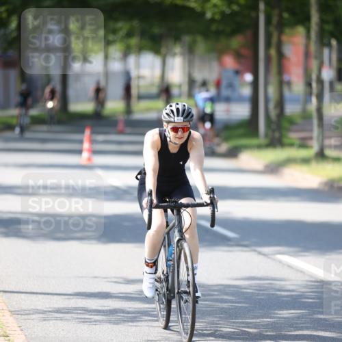 10.08.2025 - GEWOBA Citytriathlon Bremen Yannick Fuchs http://msf.ph/oto/8566031 10.08.2025 14:53:58 Radfahren 291, 300, 345, 434, 438, 473, 485, 519 meine-sportfotos.de