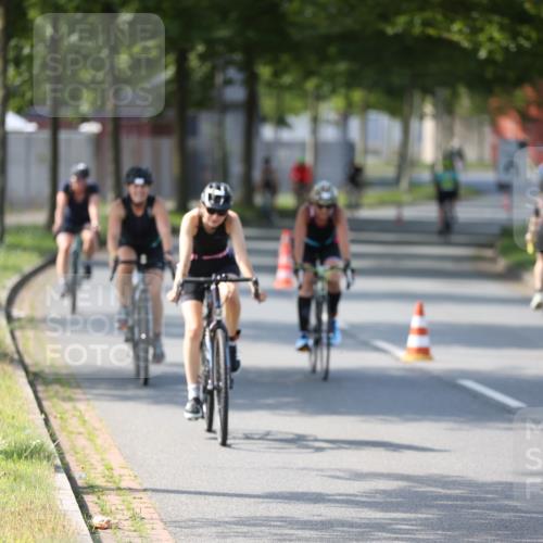 10.08.2025 - GEWOBA Citytriathlon Bremen Yannick Fuchs http://msf.ph/oto/8566051 10.08.2025 14:54:06 Radfahren 345, 362, 433, 434, 454, 473, 485, 508, 519 meine-sportfotos.de