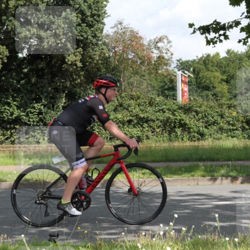 10.08.2025 - GEWOBA Citytriathlon Bremen Yannick Fuchs http://msf.ph/oto/8566072 10.08.2025 12:13:38 Radfahren 552, 612, 621, 649, 664, 770, 774, 776, 823, 916, 1017 meine-sportfotos.de