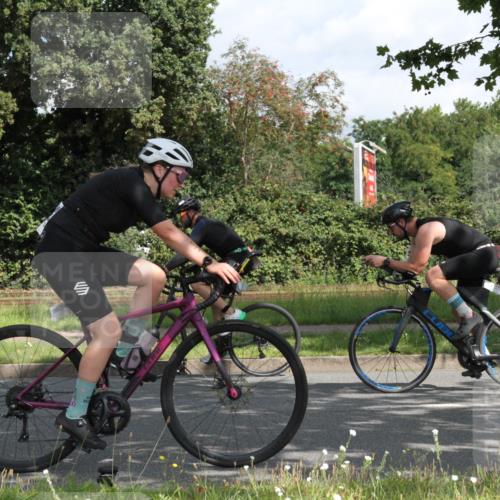 10.08.2025 - GEWOBA Citytriathlon Bremen Yannick Fuchs http://msf.ph/oto/8566082 10.08.2025 12:13:43 Radfahren 552, 568, 612, 621, 649, 664, 733, 770, 776, 823, 863, 916, 1017 meine-sportfotos.de