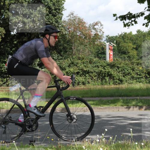 10.08.2025 - GEWOBA Citytriathlon Bremen Yannick Fuchs http://msf.ph/oto/8566087 10.08.2025 12:13:45 Radfahren 552, 568, 590, 612, 621, 649, 664, 733, 770, 776, 823, 863, 916, 1017 meine-sportfotos.de