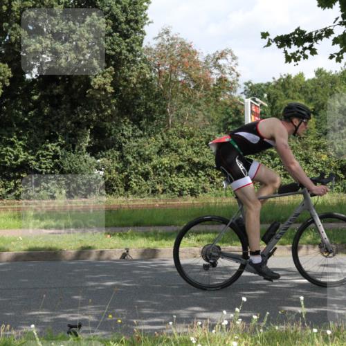 10.08.2025 - GEWOBA Citytriathlon Bremen Yannick Fuchs http://msf.ph/oto/8566096 10.08.2025 12:13:48 Radfahren 552, 568, 590, 612, 621, 664, 733, 770, 776, 823, 863, 916, 951, 1017 meine-sportfotos.de