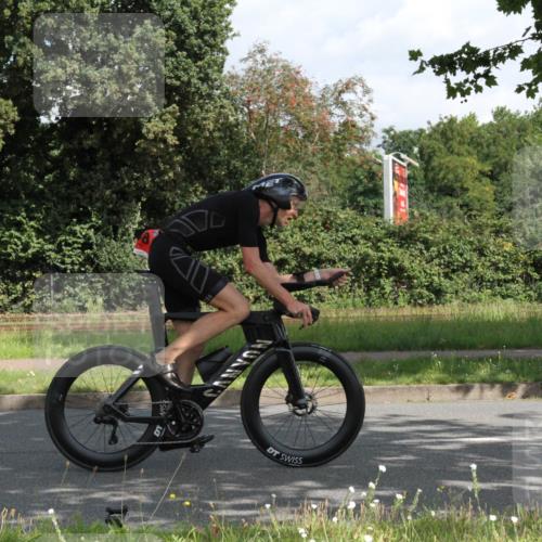 10.08.2025 - GEWOBA Citytriathlon Bremen Yannick Fuchs http://msf.ph/oto/8566099 10.08.2025 12:13:48 Radfahren 552, 568, 590, 612, 621, 664, 733, 770, 776, 823, 863, 916, 951, 1017 meine-sportfotos.de