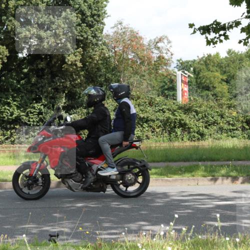 10.08.2025 - GEWOBA Citytriathlon Bremen Yannick Fuchs http://msf.ph/oto/8566104 10.08.2025 12:13:52 Radfahren 568, 590, 621, 664, 733, 776, 823, 863, 873, 950, 951, 1017 meine-sportfotos.de