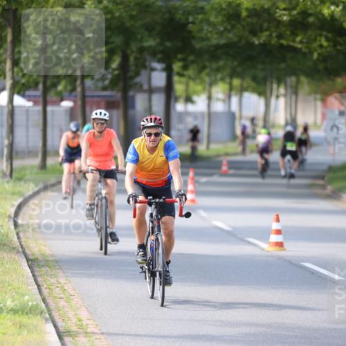 10.08.2025 - GEWOBA Citytriathlon Bremen Yannick Fuchs http://msf.ph/oto/8566115 10.08.2025 14:54:21 Radfahren 206, 316, 324, 362, 387, 393, 433, 454, 475, 489, 508, 514 meine-sportfotos.de