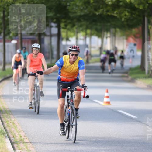 10.08.2025 - GEWOBA Citytriathlon Bremen Yannick Fuchs http://msf.ph/oto/8566118 10.08.2025 14:54:22 Radfahren 206, 316, 324, 362, 387, 393, 433, 454, 475, 489, 507, 508, 514 meine-sportfotos.de