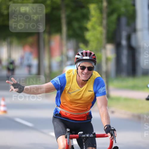 10.08.2025 - GEWOBA Citytriathlon Bremen Yannick Fuchs http://msf.ph/oto/8566128 10.08.2025 14:54:23 Radfahren 206, 316, 324, 362, 387, 393, 433, 454, 475, 489, 507, 508, 514 meine-sportfotos.de