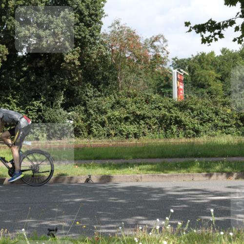 10.08.2025 - GEWOBA Citytriathlon Bremen Yannick Fuchs http://msf.ph/oto/8566129 10.08.2025 12:14:03 Radfahren 568, 587, 590, 615, 616, 630, 689, 733, 788, 863, 873, 950, 951, 1030 meine-sportfotos.de