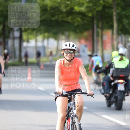 10.08.2025 - GEWOBA Citytriathlon Bremen Yannick Fuchs http://msf.ph/oto/8566132 10.08.2025 14:54:24 Radfahren 206, 316, 324, 362, 387, 393, 433, 454, 475, 489, 507, 508, 514 meine-sportfotos.de