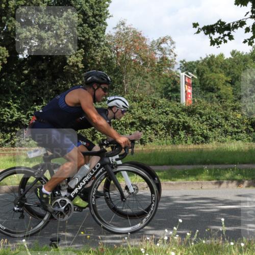 10.08.2025 - GEWOBA Citytriathlon Bremen Yannick Fuchs http://msf.ph/oto/8566133 10.08.2025 12:14:05 Radfahren 587, 590, 615, 616, 630, 689, 733, 788, 863, 873, 950, 951, 1030 meine-sportfotos.de