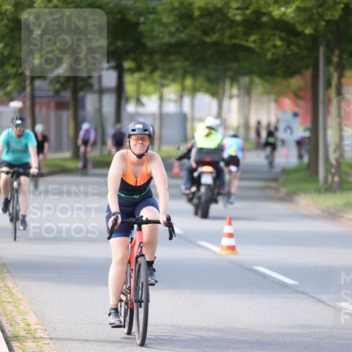10.08.2025 - GEWOBA Citytriathlon Bremen Yannick Fuchs http://msf.ph/oto/8566142 10.08.2025 14:54:25 Radfahren 206, 316, 324, 370, 387, 393, 454, 475, 489, 507, 508, 514, 518 meine-sportfotos.de