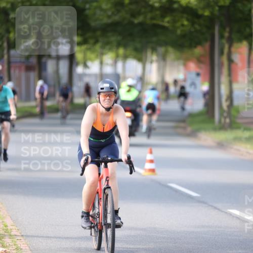 10.08.2025 - GEWOBA Citytriathlon Bremen Yannick Fuchs http://msf.ph/oto/8566144 10.08.2025 14:54:26 Radfahren 194, 206, 316, 324, 370, 387, 393, 454, 475, 489, 507, 508, 514, 518 meine-sportfotos.de