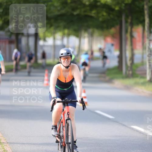 10.08.2025 - GEWOBA Citytriathlon Bremen Yannick Fuchs http://msf.ph/oto/8566145 10.08.2025 14:54:26 Radfahren 194, 206, 316, 324, 370, 387, 393, 454, 475, 489, 507, 508, 514, 518 meine-sportfotos.de
