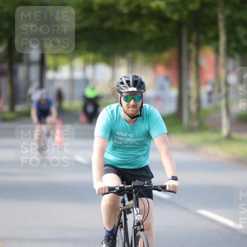 10.08.2025 - GEWOBA Citytriathlon Bremen Yannick Fuchs http://msf.ph/oto/8566150 10.08.2025 14:54:29 Radfahren 194, 206, 316, 324, 355, 370, 387, 393, 440, 454, 475, 489, 507, 514, 518 meine-sportfotos.de