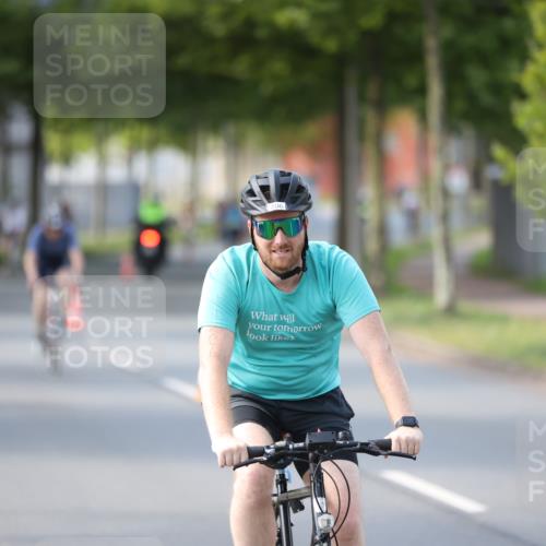 10.08.2025 - GEWOBA Citytriathlon Bremen Yannick Fuchs http://msf.ph/oto/8566152 10.08.2025 14:54:29 Radfahren 194, 206, 316, 324, 355, 370, 387, 393, 440, 454, 475, 489, 507, 514, 518 meine-sportfotos.de