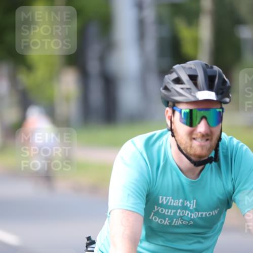 10.08.2025 - GEWOBA Citytriathlon Bremen Yannick Fuchs http://msf.ph/oto/8566153 10.08.2025 14:54:30 Radfahren 194, 206, 316, 324, 355, 370, 387, 393, 440, 454, 475, 489, 507, 514, 518 meine-sportfotos.de
