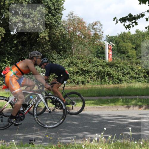 10.08.2025 - GEWOBA Citytriathlon Bremen Yannick Fuchs http://msf.ph/oto/8566169 10.08.2025 12:14:21 Radfahren 587, 615, 616, 630, 655, 681, 708, 735, 738, 788, 793, 801, 888, 1030 meine-sportfotos.de