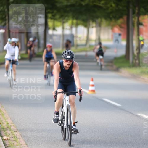 10.08.2025 - GEWOBA Citytriathlon Bremen Yannick Fuchs http://msf.ph/oto/8566175 10.08.2025 14:54:35 Radfahren 194, 316, 355, 370, 387, 393, 440, 489, 507, 514, 518 meine-sportfotos.de