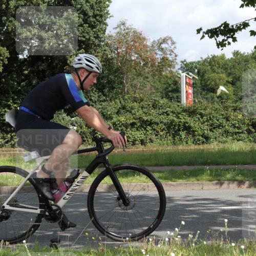 10.08.2025 - GEWOBA Citytriathlon Bremen Yannick Fuchs http://msf.ph/oto/8566188 10.08.2025 12:14:30 Radfahren 632, 655, 681, 708, 735, 738, 793, 801, 806, 838, 888 meine-sportfotos.de