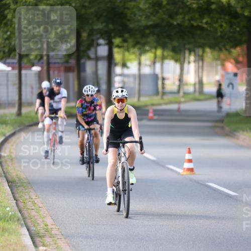 10.08.2025 - GEWOBA Citytriathlon Bremen Yannick Fuchs http://msf.ph/oto/8566191 10.08.2025 14:54:40 Radfahren 194, 316, 355, 370, 387, 393, 440, 489, 507, 514, 518 meine-sportfotos.de