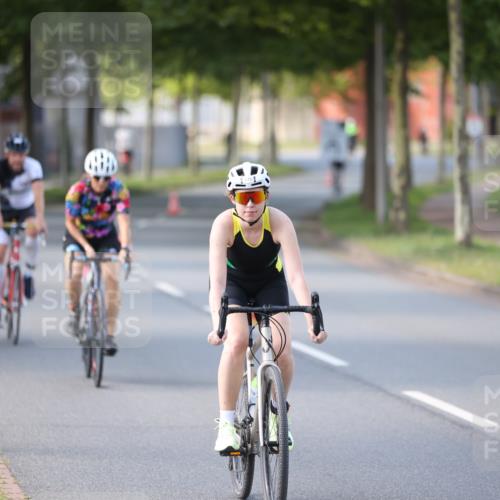 10.08.2025 - GEWOBA Citytriathlon Bremen Yannick Fuchs http://msf.ph/oto/8566194 10.08.2025 14:54:41 Radfahren 194, 316, 355, 370, 387, 393, 440, 489, 507, 514, 518 meine-sportfotos.de
