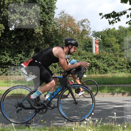 10.08.2025 - GEWOBA Citytriathlon Bremen Yannick Fuchs http://msf.ph/oto/8566196 10.08.2025 12:14:37 Radfahren 632, 681, 708, 735, 736, 738, 806, 838, 888 meine-sportfotos.de