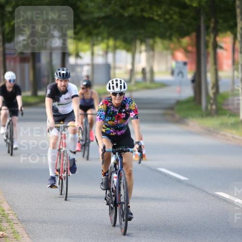 10.08.2025 - GEWOBA Citytriathlon Bremen Yannick Fuchs http://msf.ph/oto/8566197 10.08.2025 14:54:42 Radfahren 194, 316, 355, 370, 387, 440, 489, 507, 514, 518 meine-sportfotos.de
