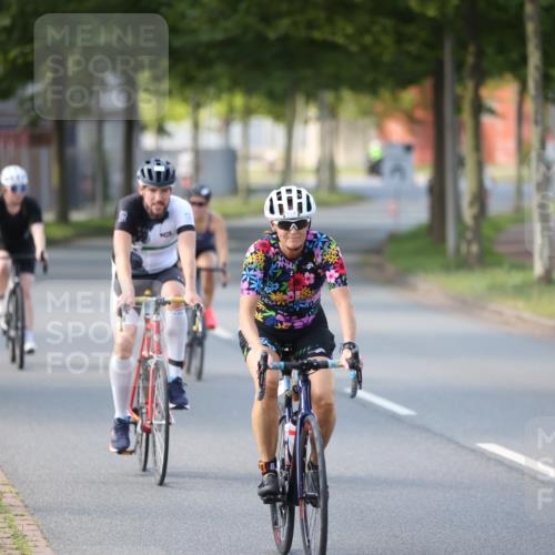 10.08.2025 - GEWOBA Citytriathlon Bremen Yannick Fuchs http://msf.ph/oto/8566199 10.08.2025 14:54:42 Radfahren 194, 316, 355, 370, 387, 440, 489, 507, 514, 518 meine-sportfotos.de